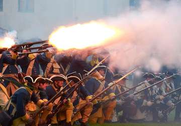 ����� 1700  �